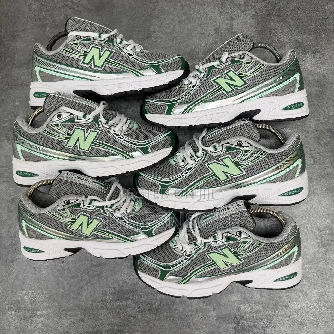 Retro-Chic New Balance 740 Silver Green Sneakers