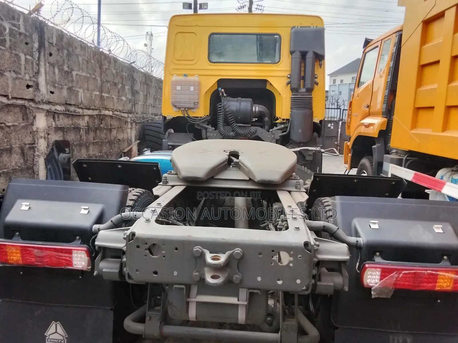 Howo Truck Head 6 Tyres