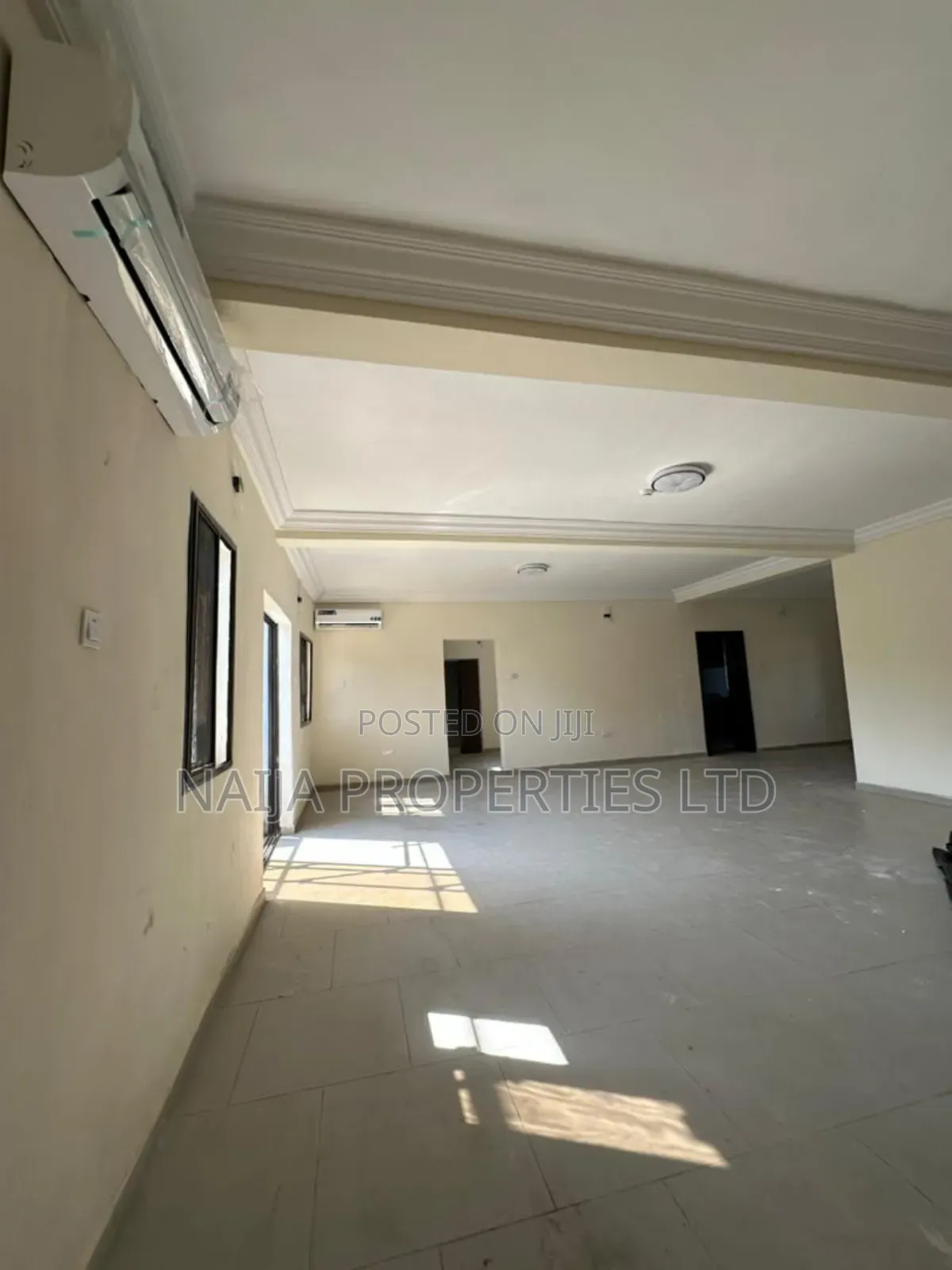 3bdrm Apartment in Lekki Phase 1 for rent