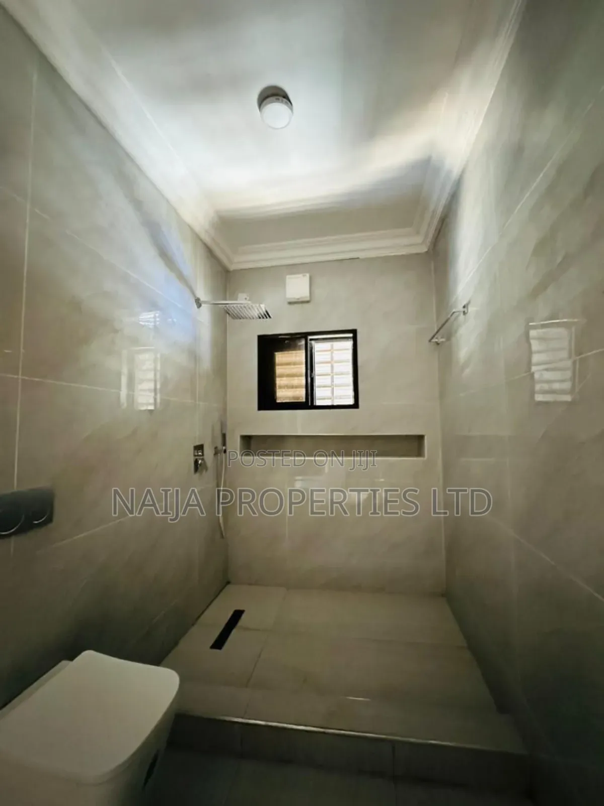 3bdrm Apartment in Lekki Phase 1 for rent