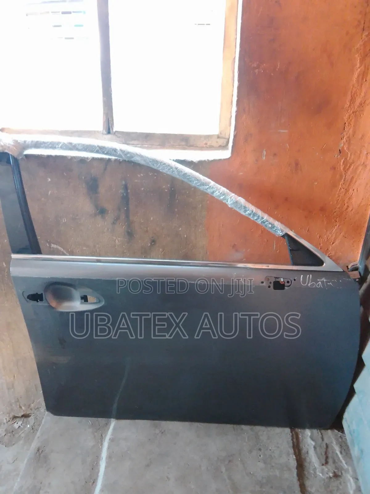 Neat Tokunbo Door Es350 2015 Model