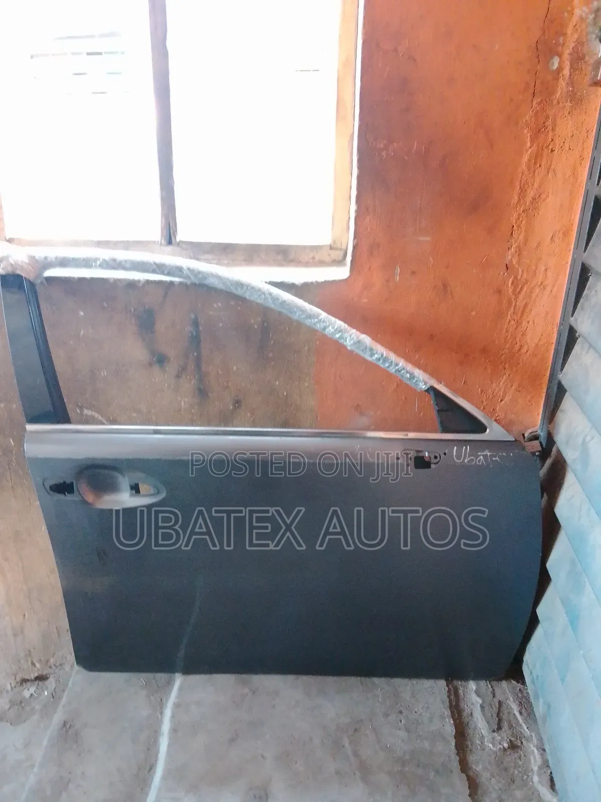 Neat Tokunbo Door Es350 2015 Model