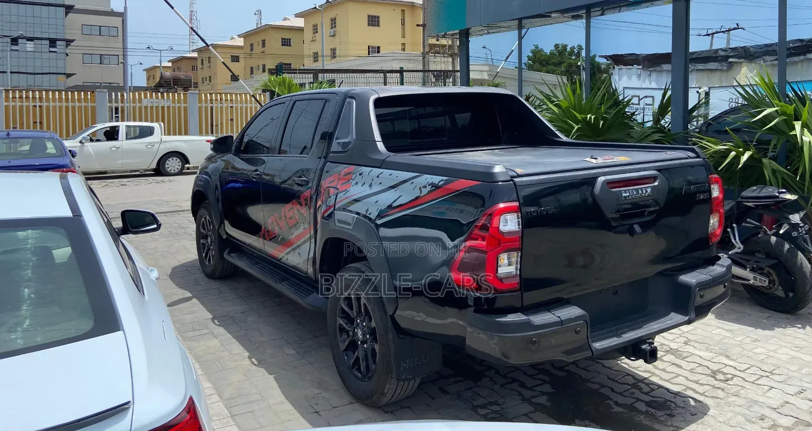 Toyota Hilux 2024 Black