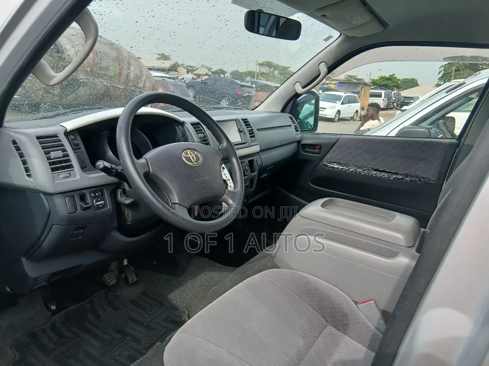 Toyota HiAce 2010 Silver