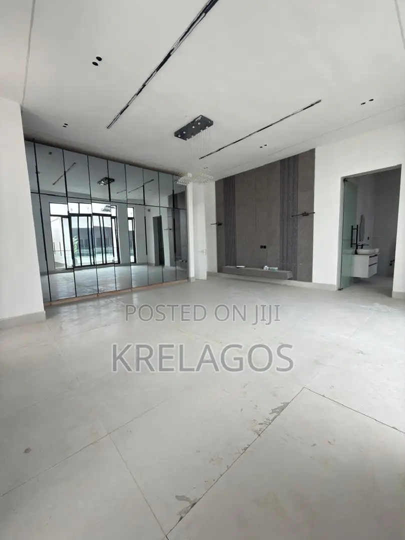 4bdrm Duplex in Ado / Ajah for sale