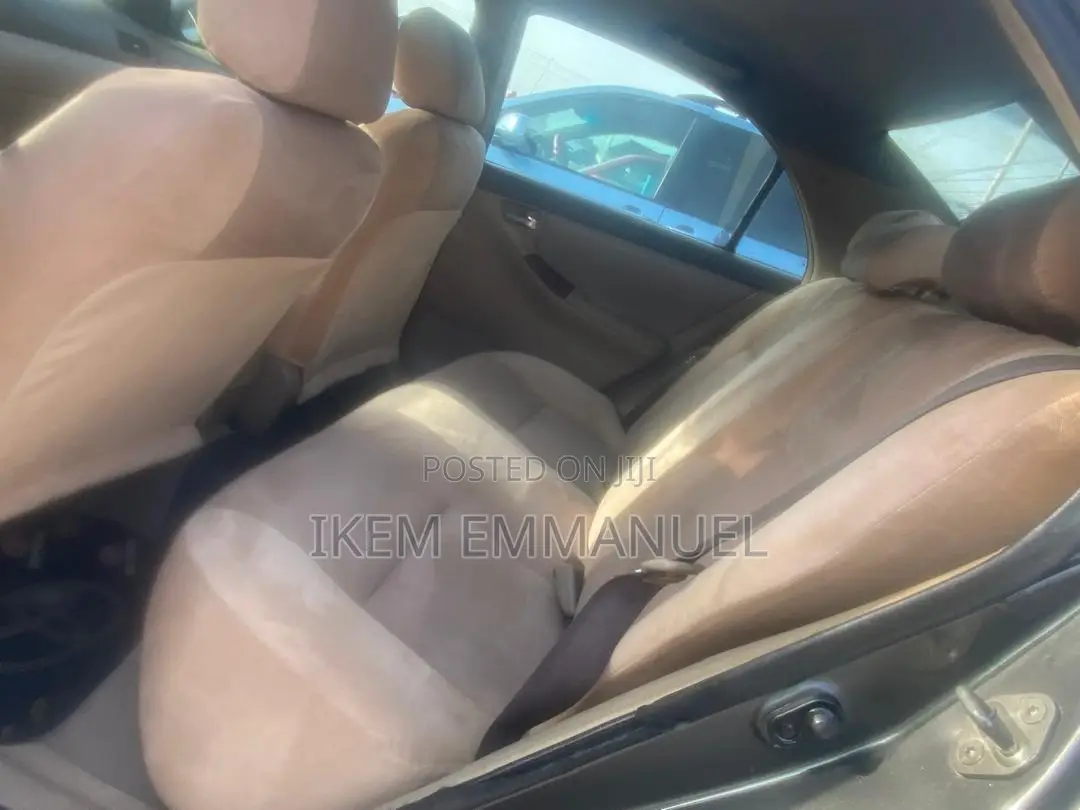 Toyota Corolla 2005 Gray