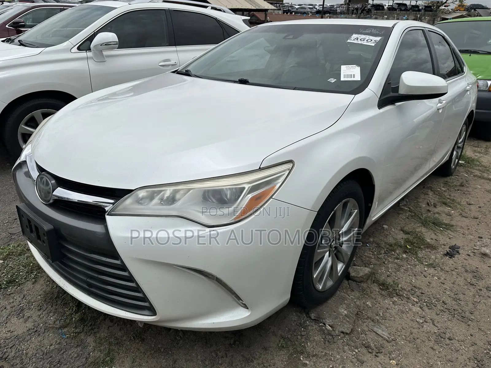 Toyota Camry XLE 4dr Sedan (3.5L 6cyl 6A) 2017 White