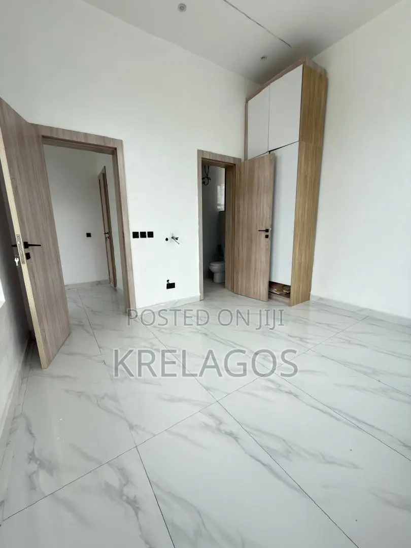 5bdrm Duplex in Ado / Ajah for sale