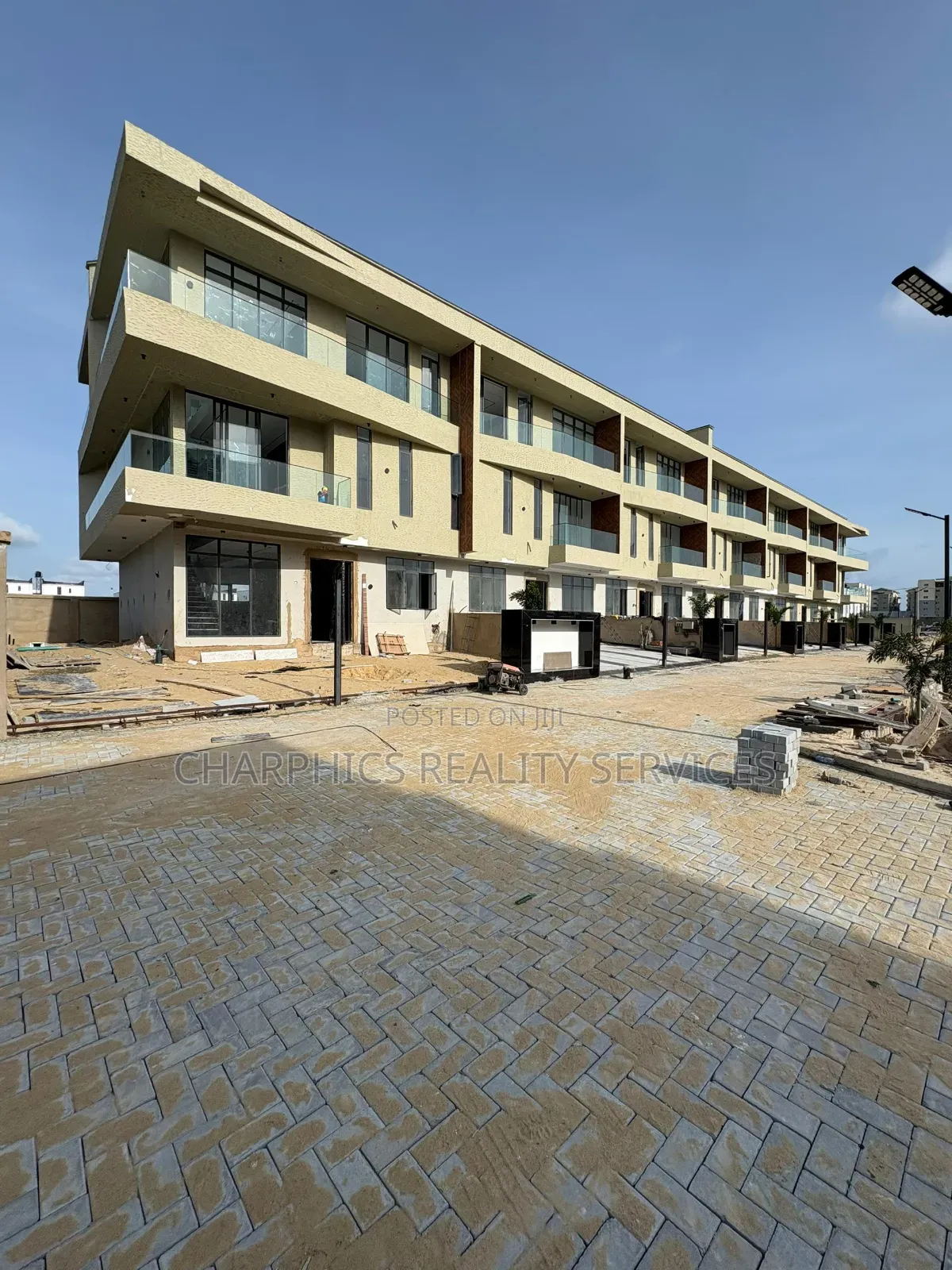 5bdrm Duplex in Lekki Phase 1 for sale
