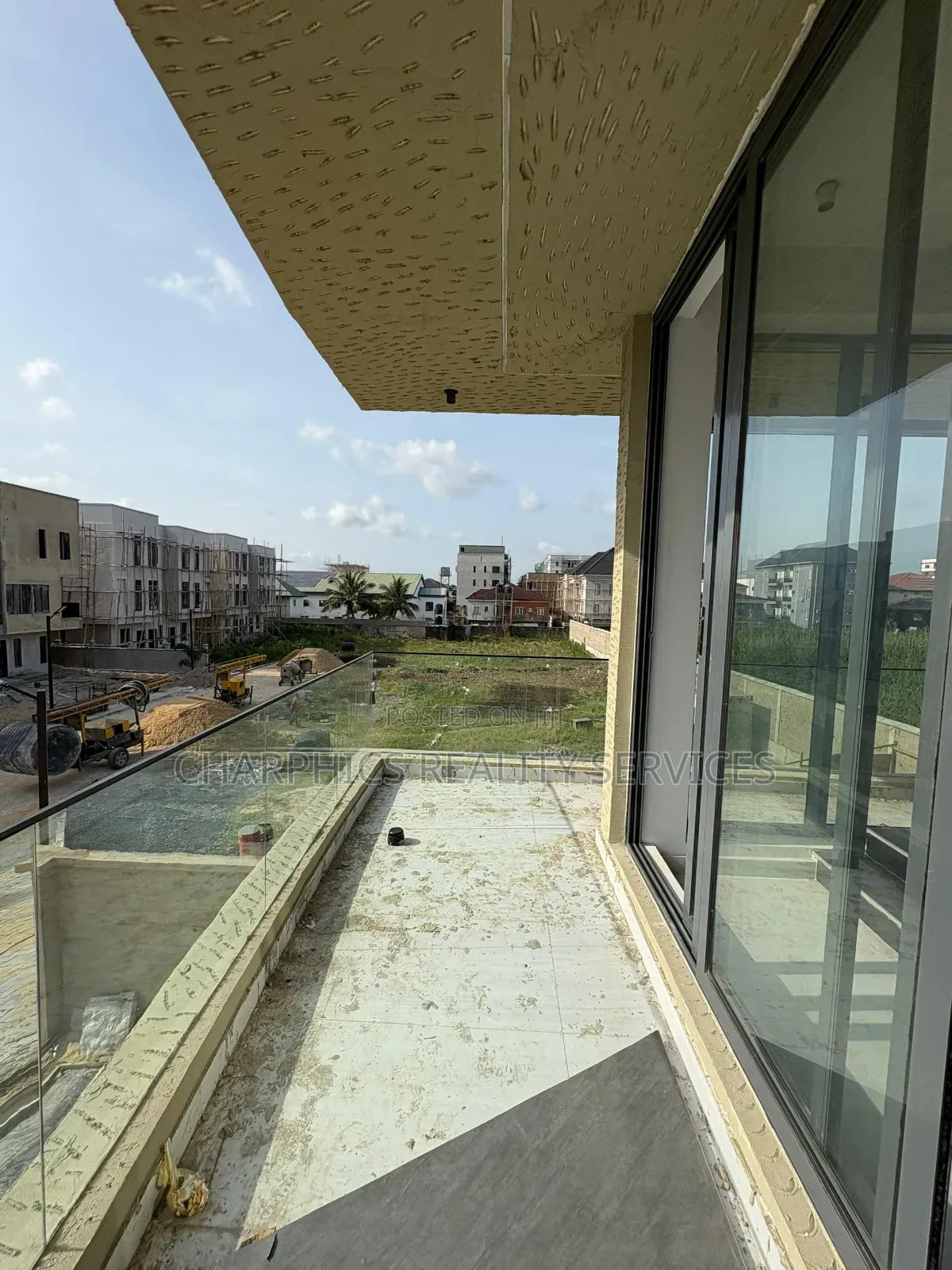 5bdrm Duplex in Lekki Phase 1 for sale
