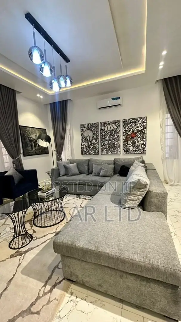 2bdrm Apartment in Lekki Phase 1 for sale