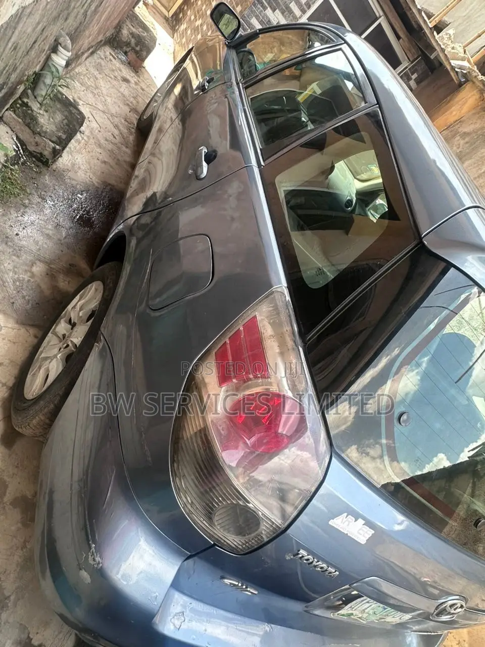 Toyota Matrix Hatchback AWD (1.8L 4cyl 4A) 2005 Blue