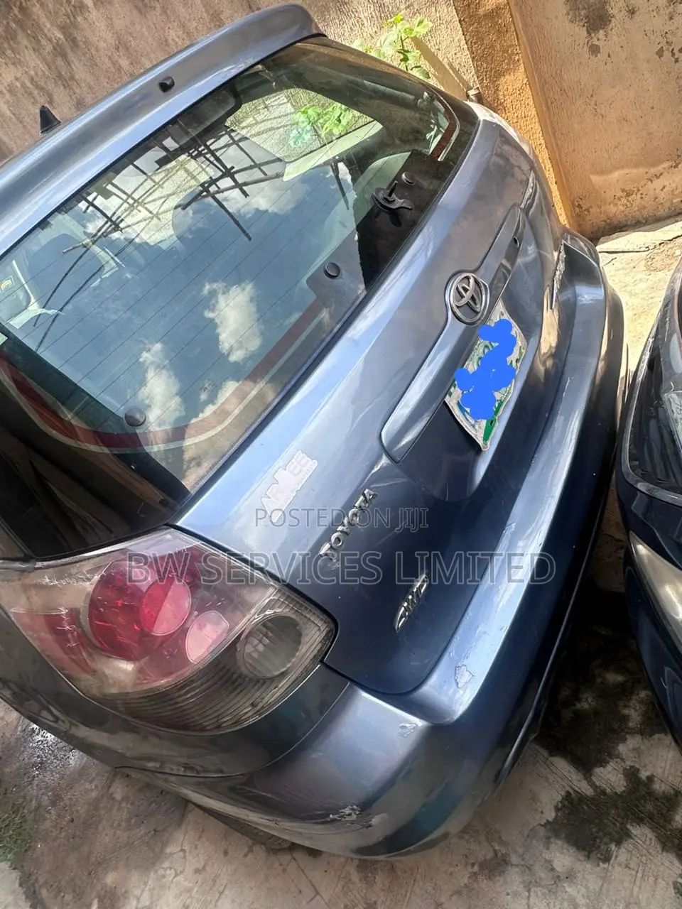 Toyota Matrix Hatchback AWD (1.8L 4cyl 4A) 2005 Blue