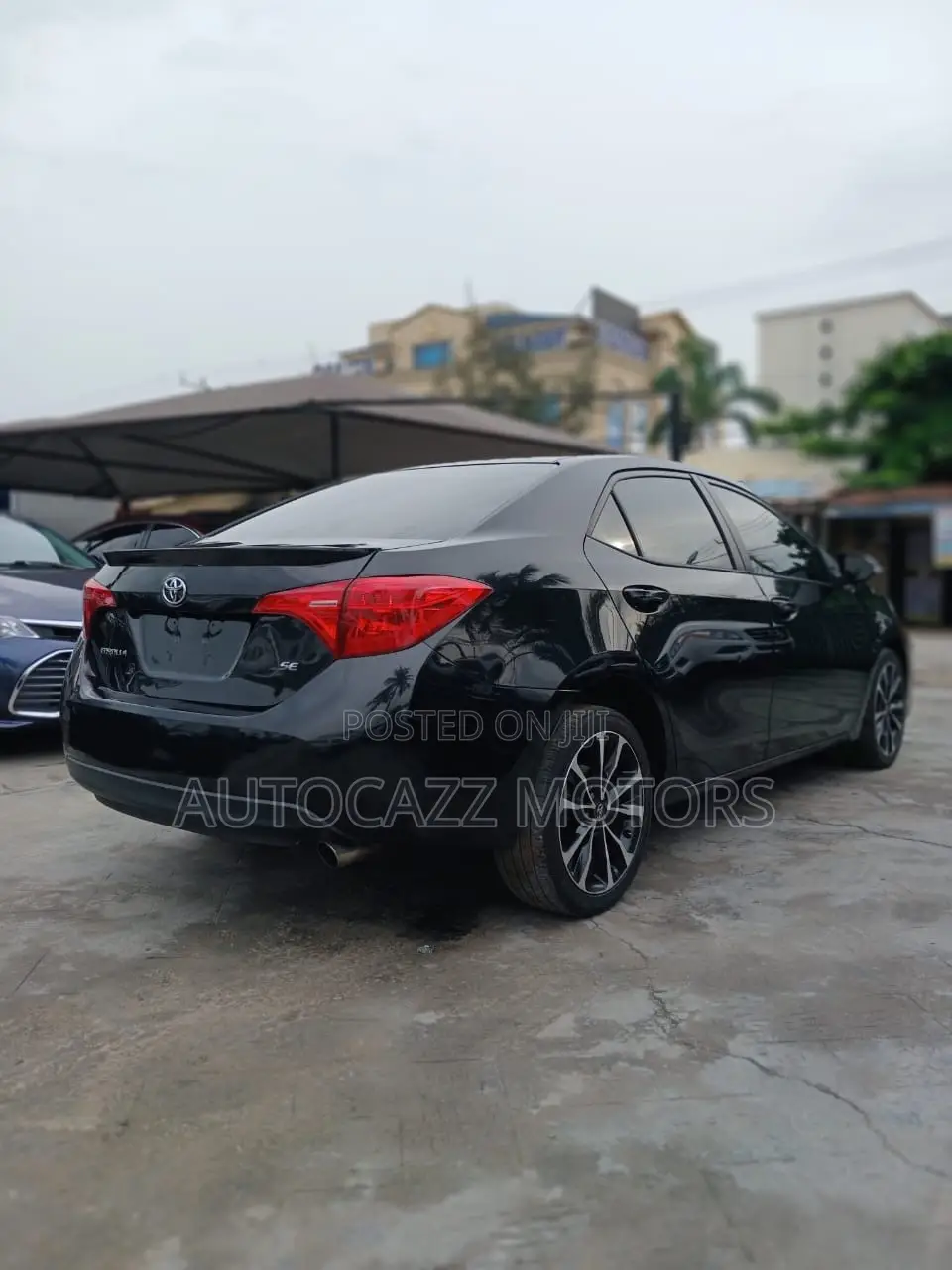 Toyota Corolla SE (1.8L 4cyl 6M) 2018 Black