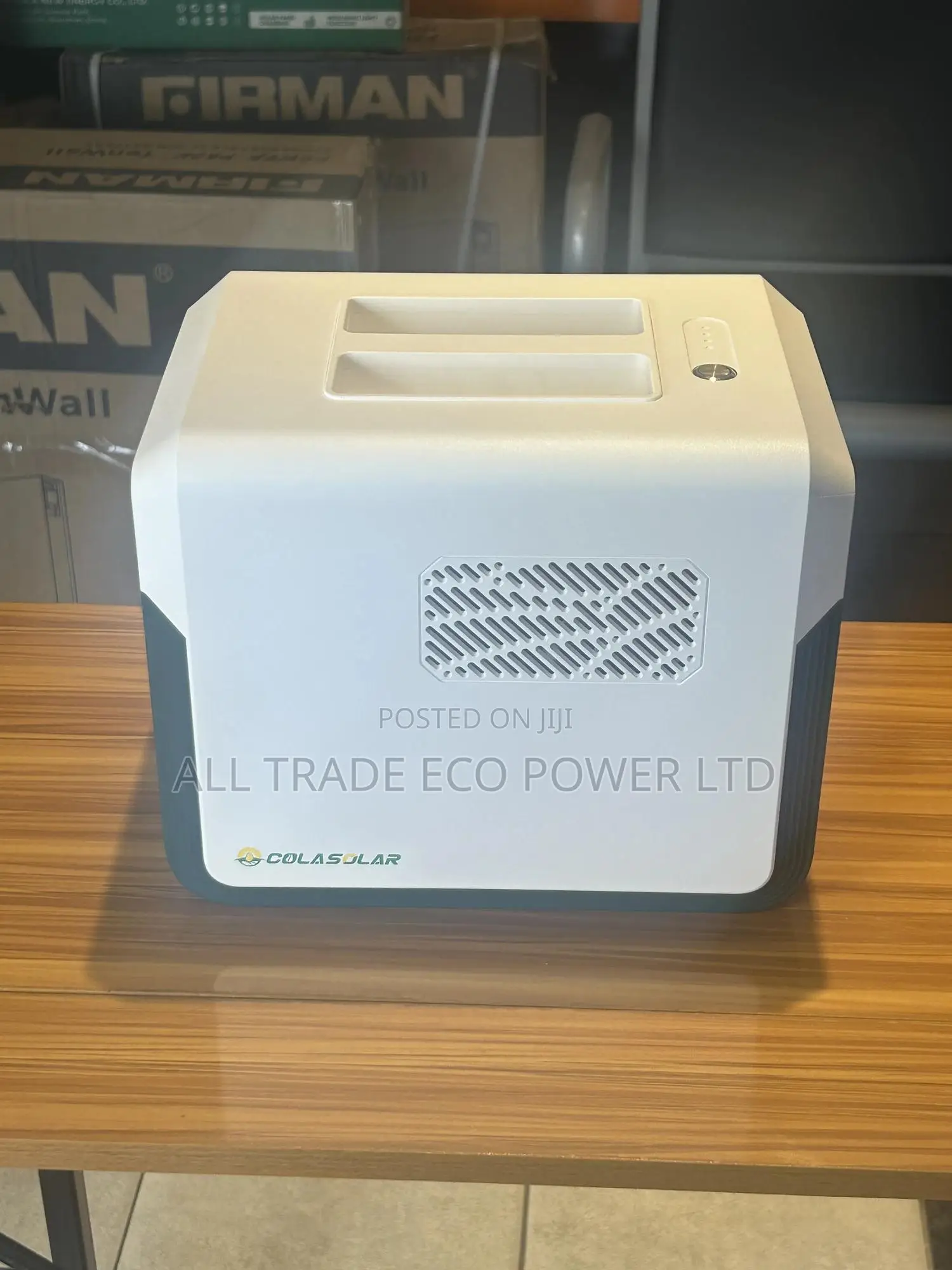 Cola Solar 1000 Pro - 300 Watts, 200 Volts