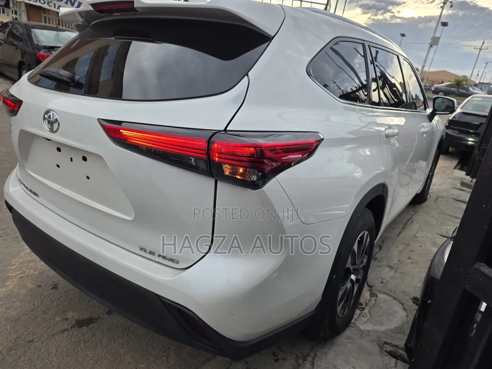 Toyota Highlander XLE AWD 2020 White