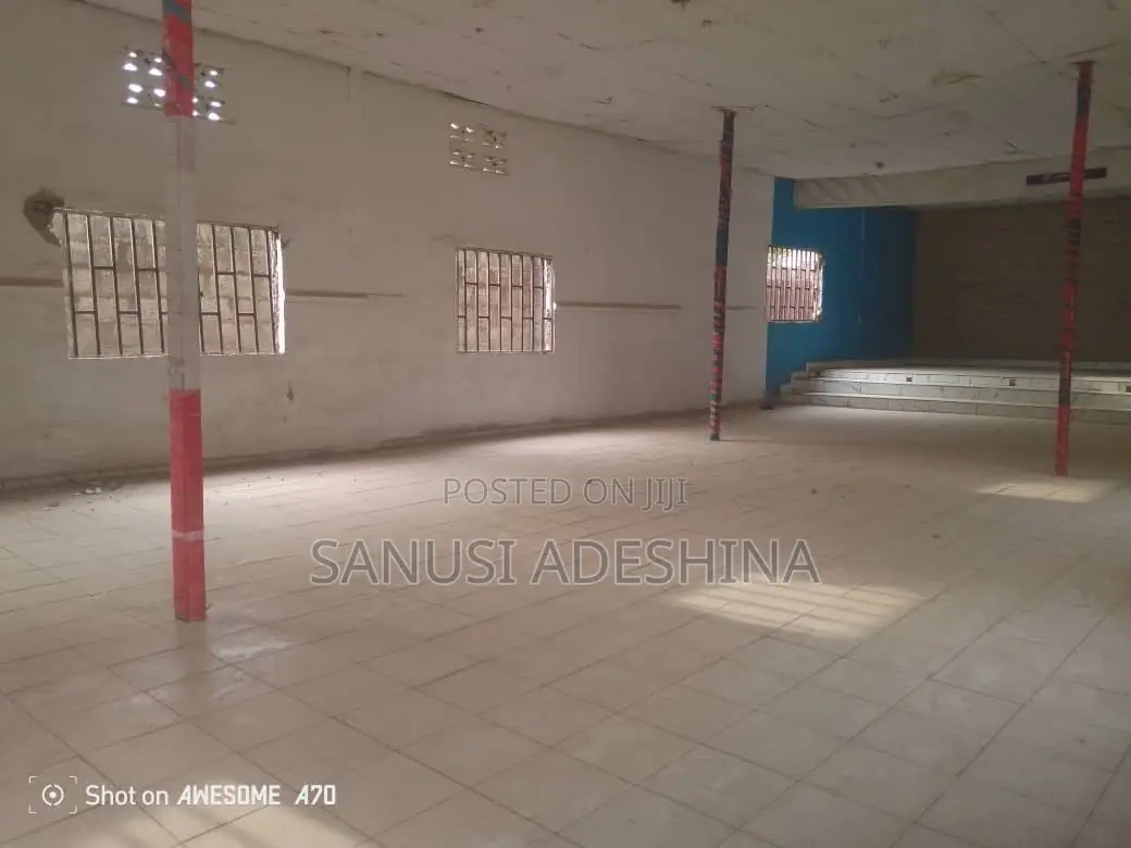 2bdrm Block of Flats in Wuse Zone 4 Fct for sale