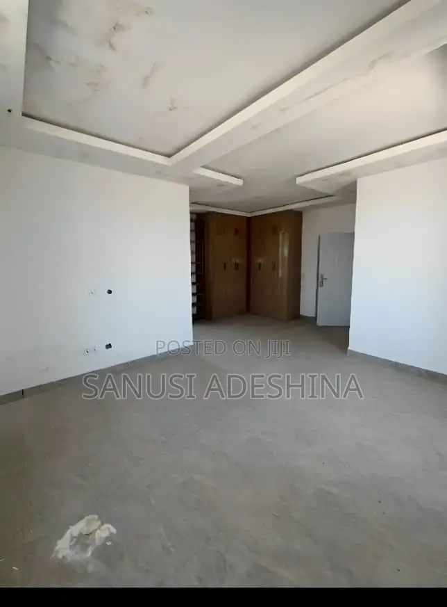 2bdrm Block of Flats in Wuse Zone 4 Fct for sale