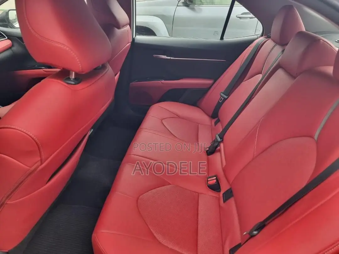 Toyota Camry 2019 White