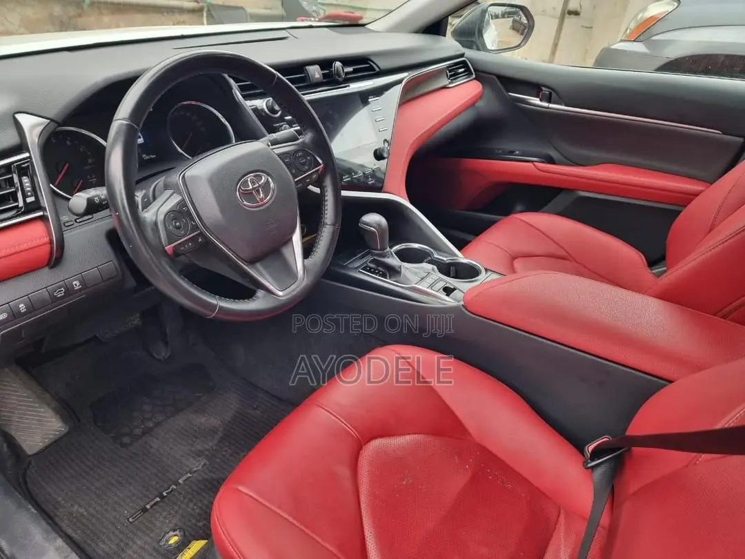 Toyota Camry 2019 White