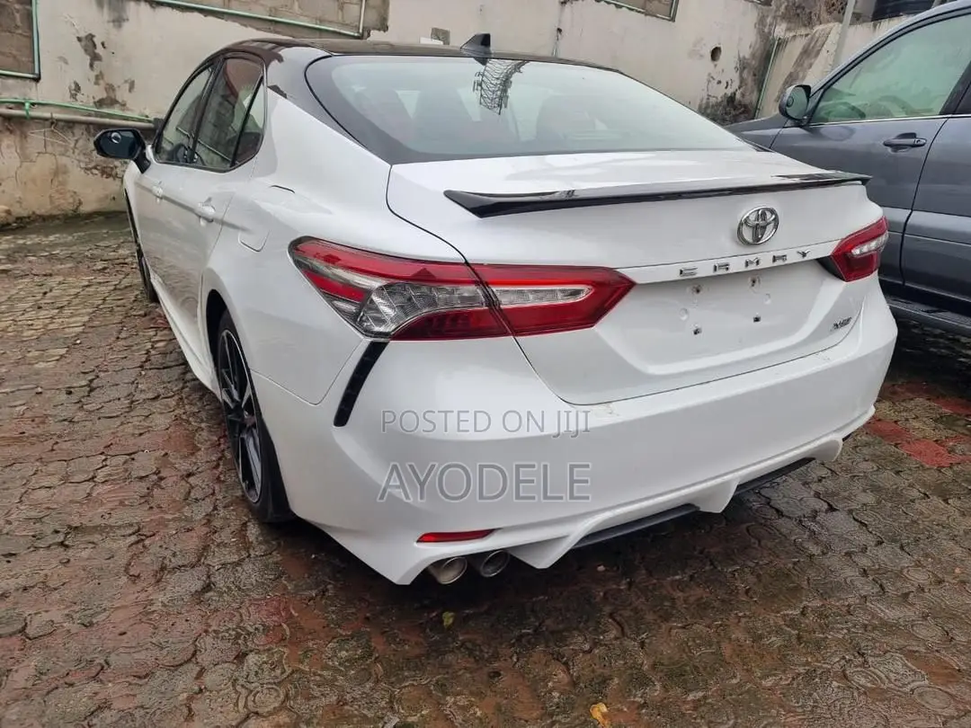 Toyota Camry 2019 White