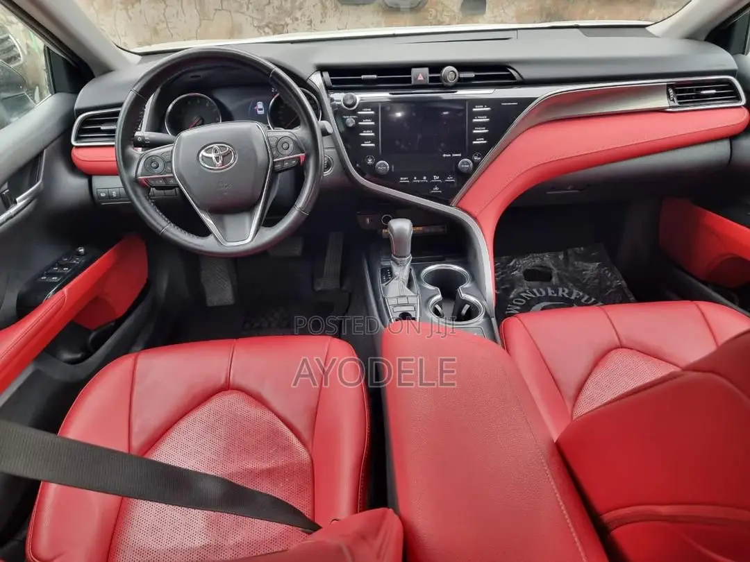 Toyota Camry 2019 White