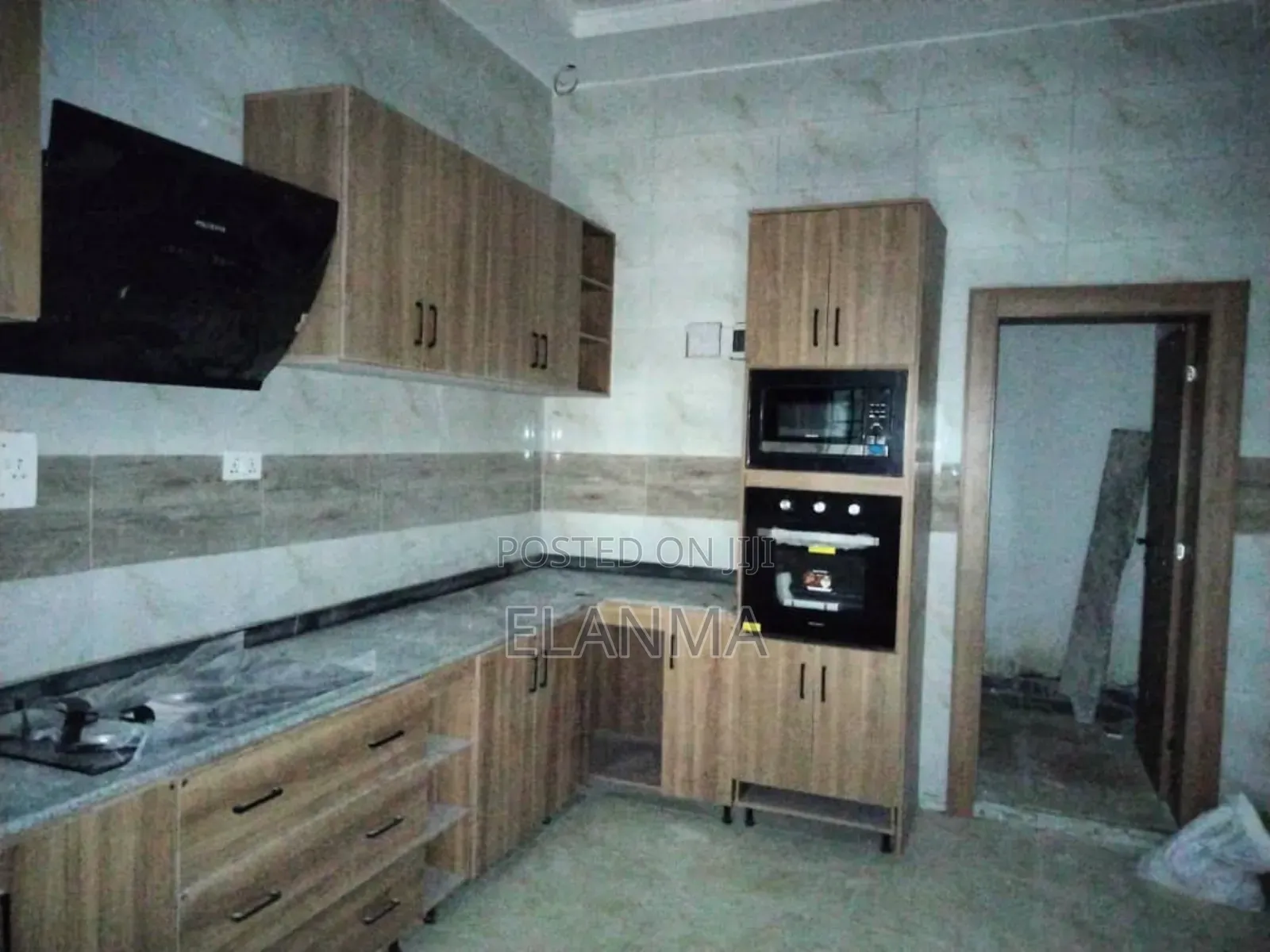 5bdrm Townhouse / Terrace in Guzape District for rent