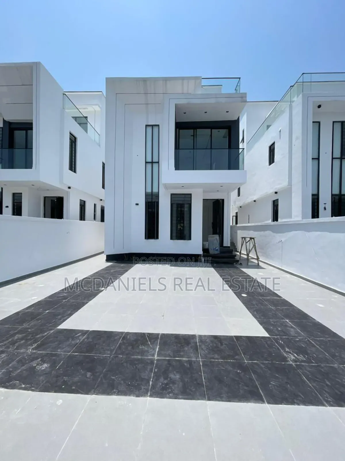 5bdrm Duplex in Lekki Phase 1 for sale