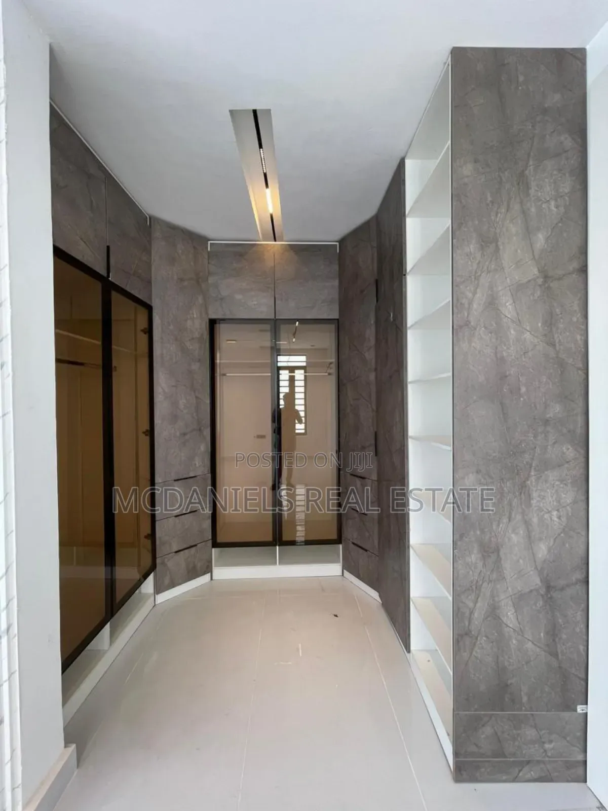5bdrm Duplex in Lekki Phase 1 for sale