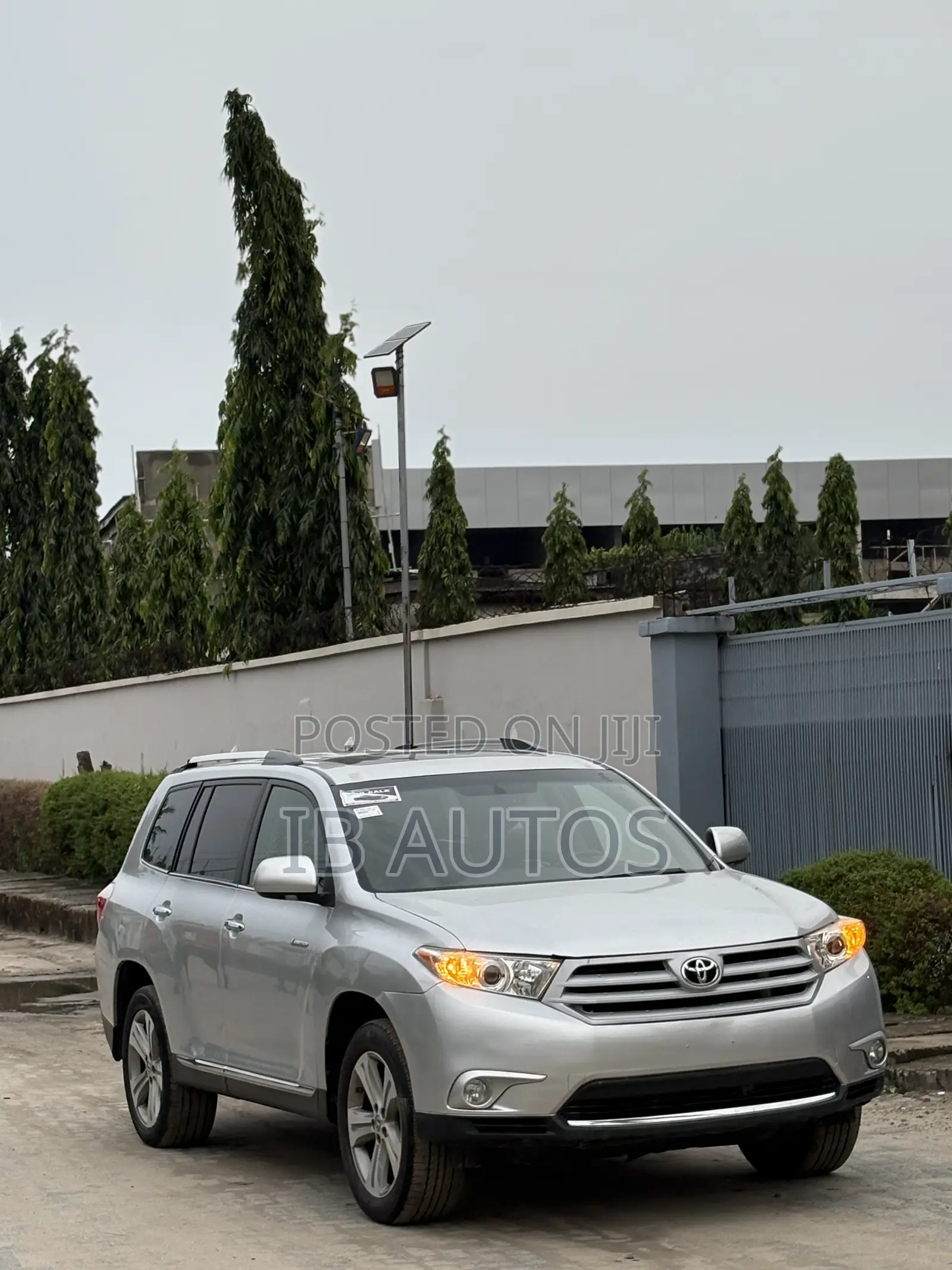 Toyota Highlander Limited 4dr SUV AWD (3.5L 6cyl 6A) 2014 Silver