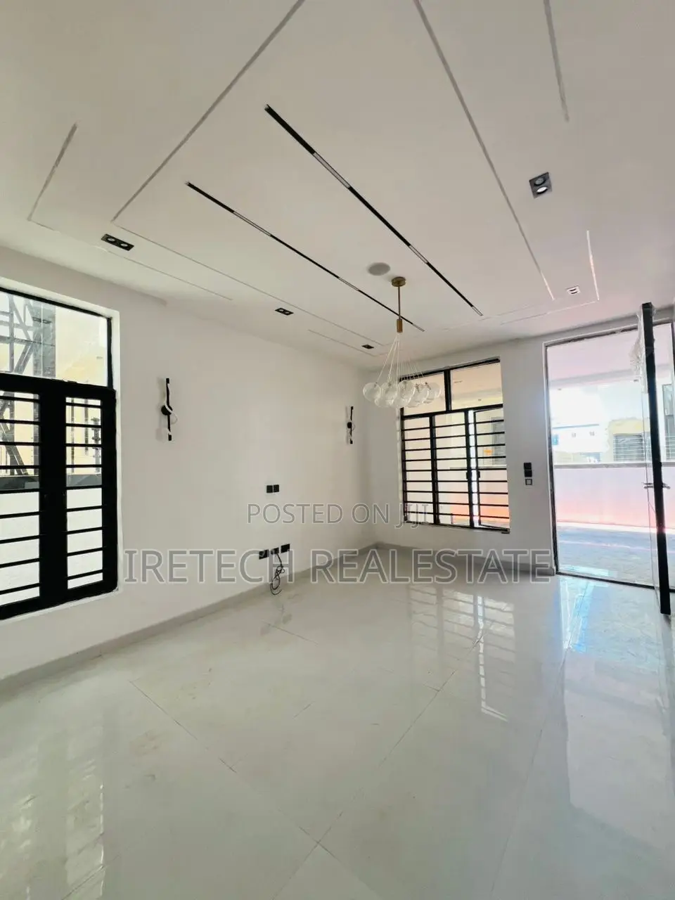 3bdrm Duplex in Ikota Gra for sale