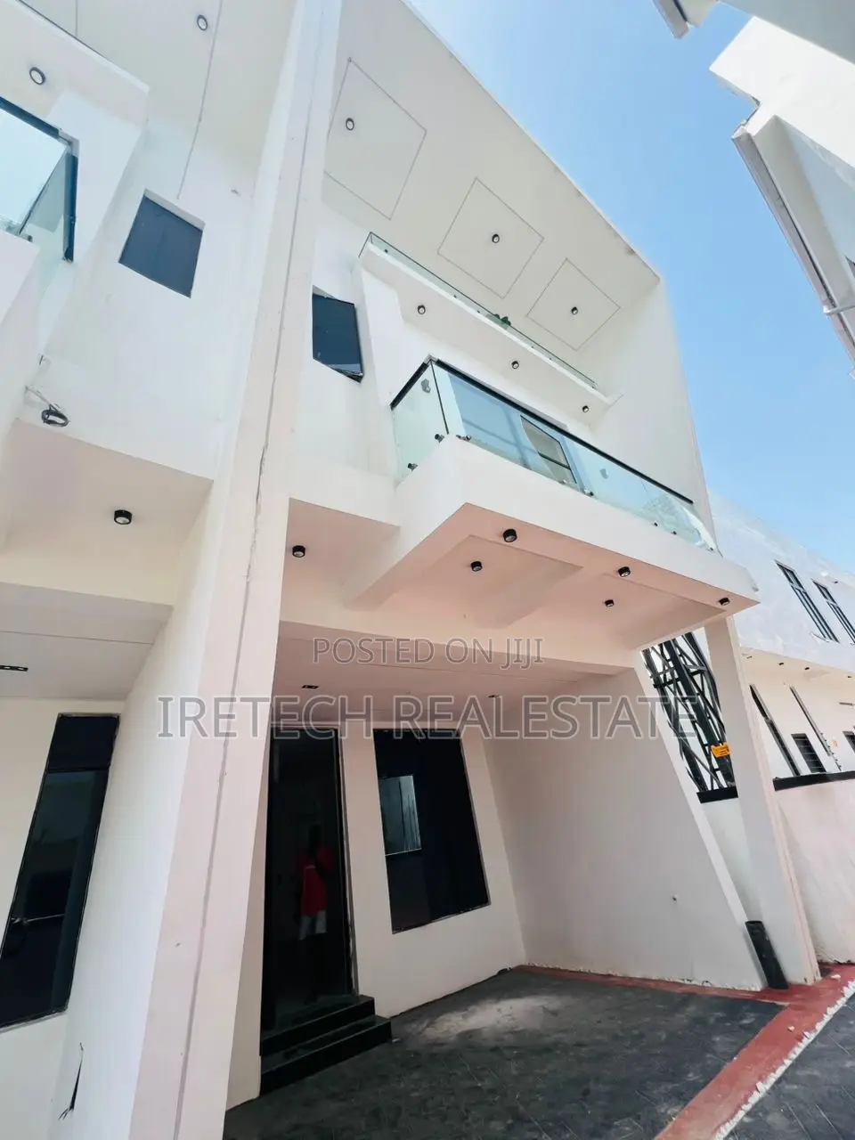 3bdrm Duplex in Ikota Gra for sale