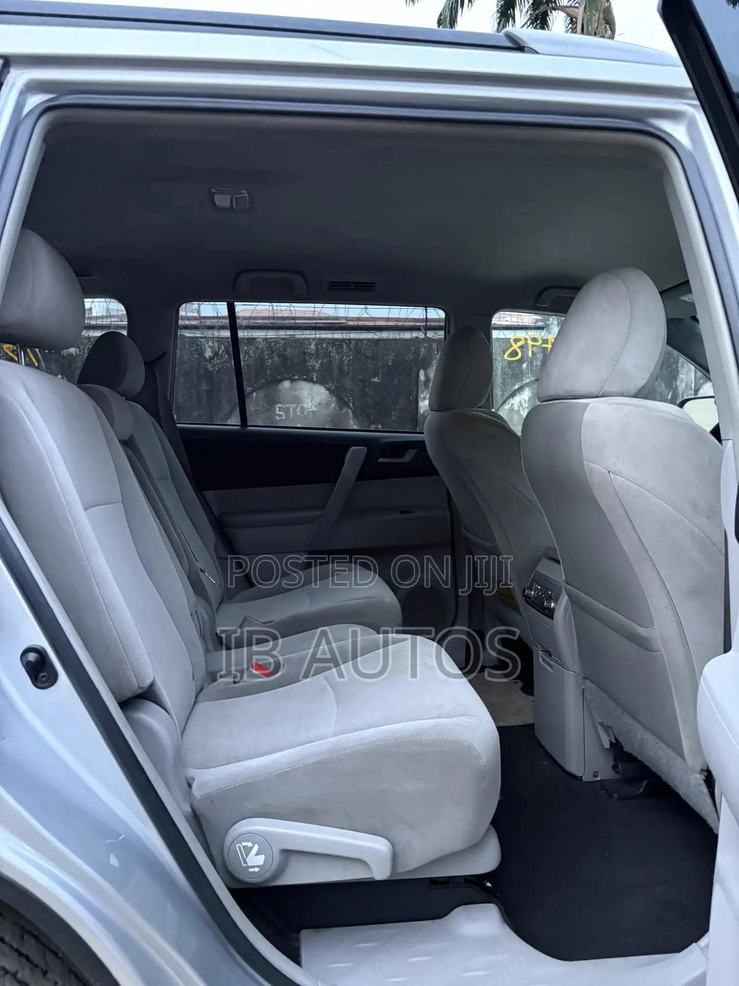 Toyota Highlander SE 2012 Silver