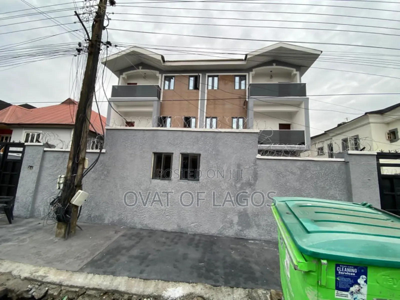 5bdrm Duplex in Chevron for rent