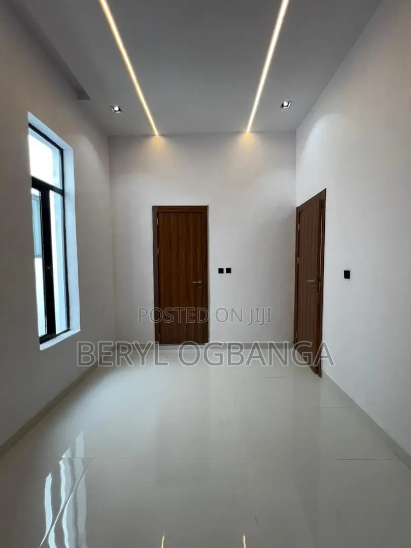 5bdrm Duplex in Ado / Ajah for sale