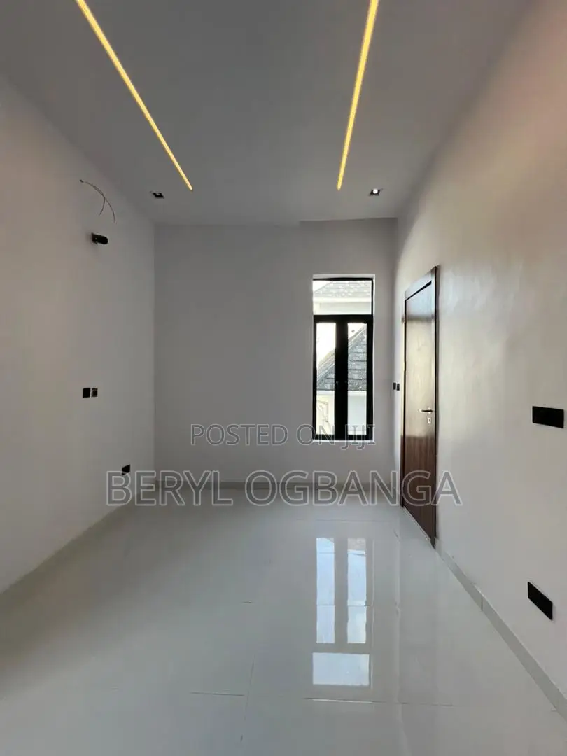 5bdrm Duplex in Ado / Ajah for sale