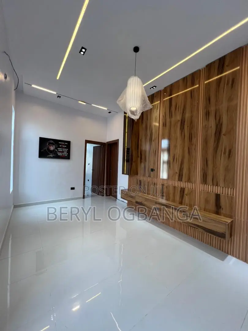 5bdrm Duplex in Ado / Ajah for sale