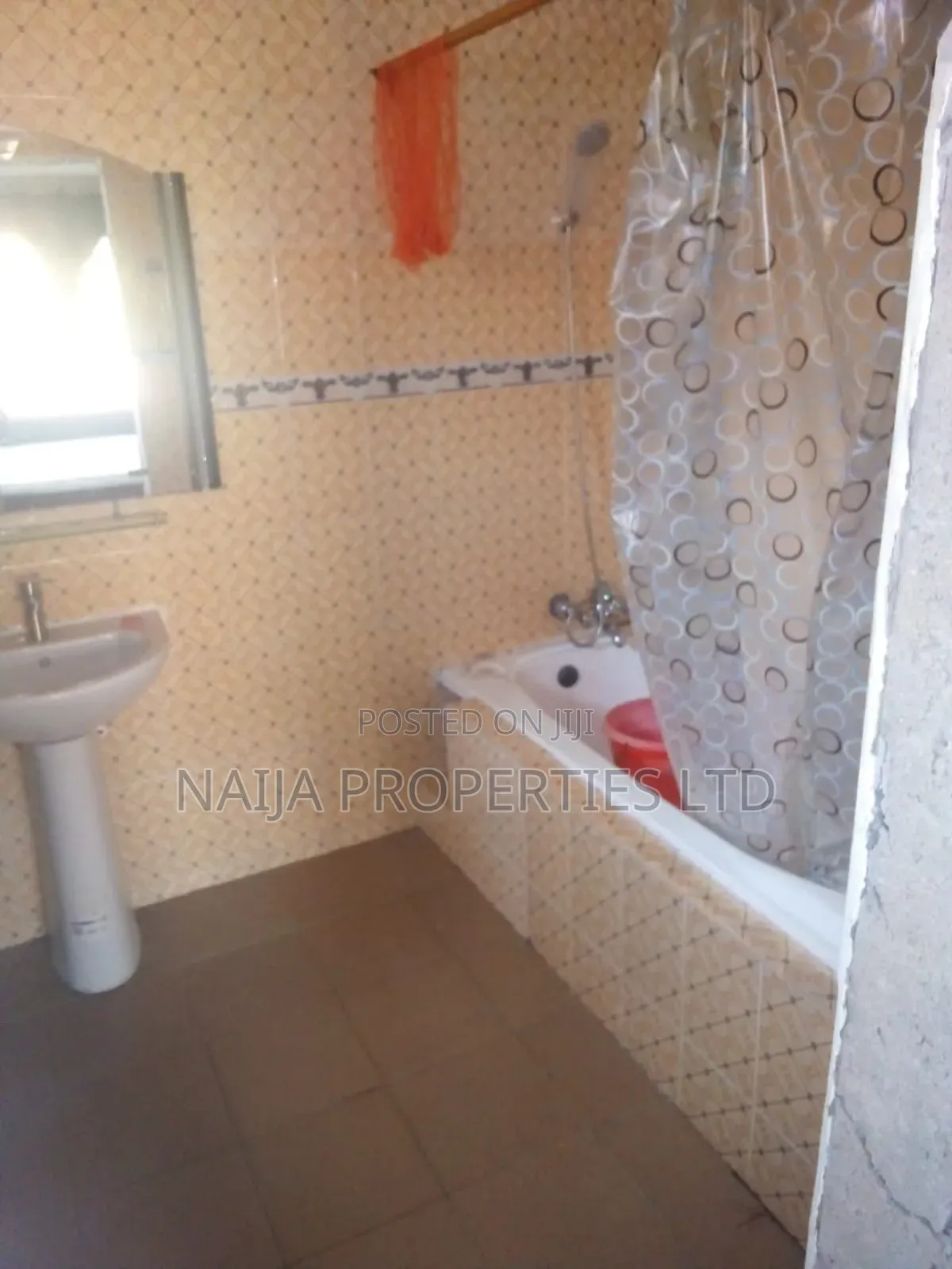 4bdrm Duplex in Vgc for rent