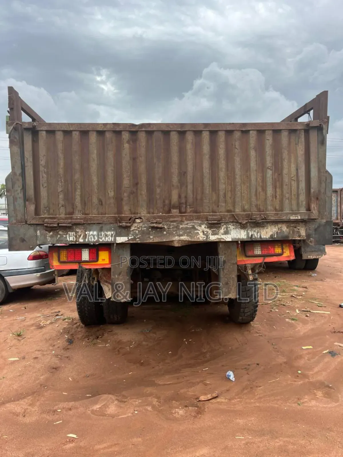 Sharman Truck Head With 3 Axles Half-Body Trailer Back -Company Use