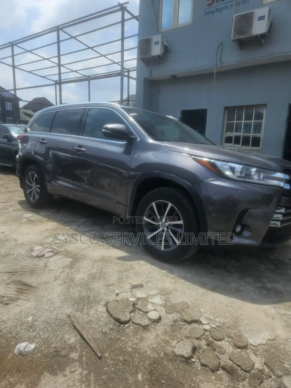 Toyota Highlander XLE 4x4 V6 (3.5L 6cyl 8A) 2018 Brown
