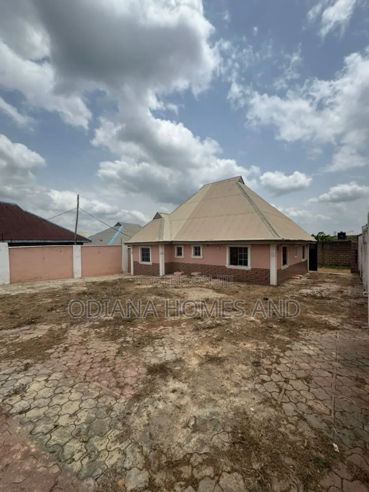 3bdrm Bungalow in Omi Adio, Ibadan for sale