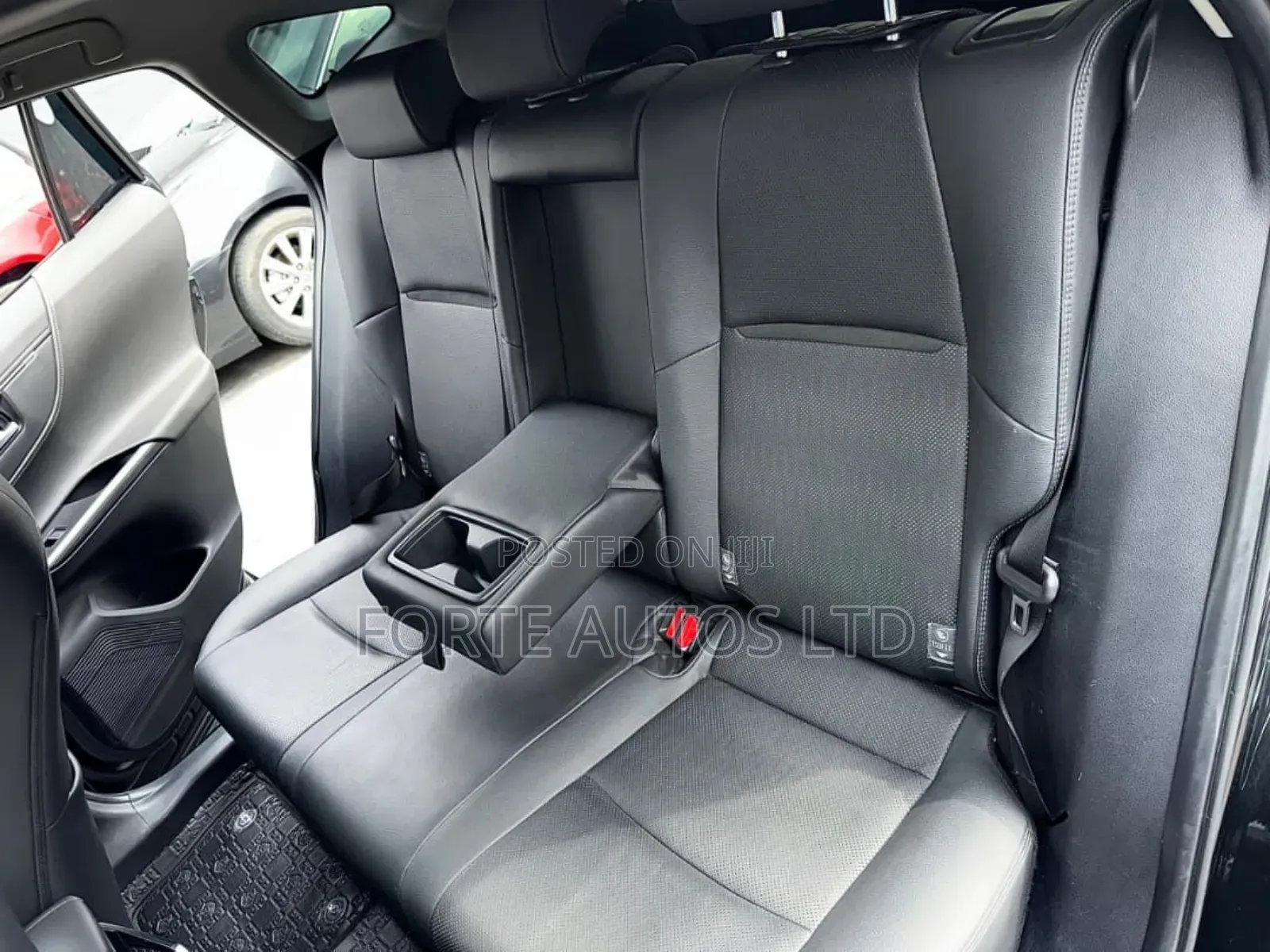 Toyota Venza Limited AWD 2024 Black
