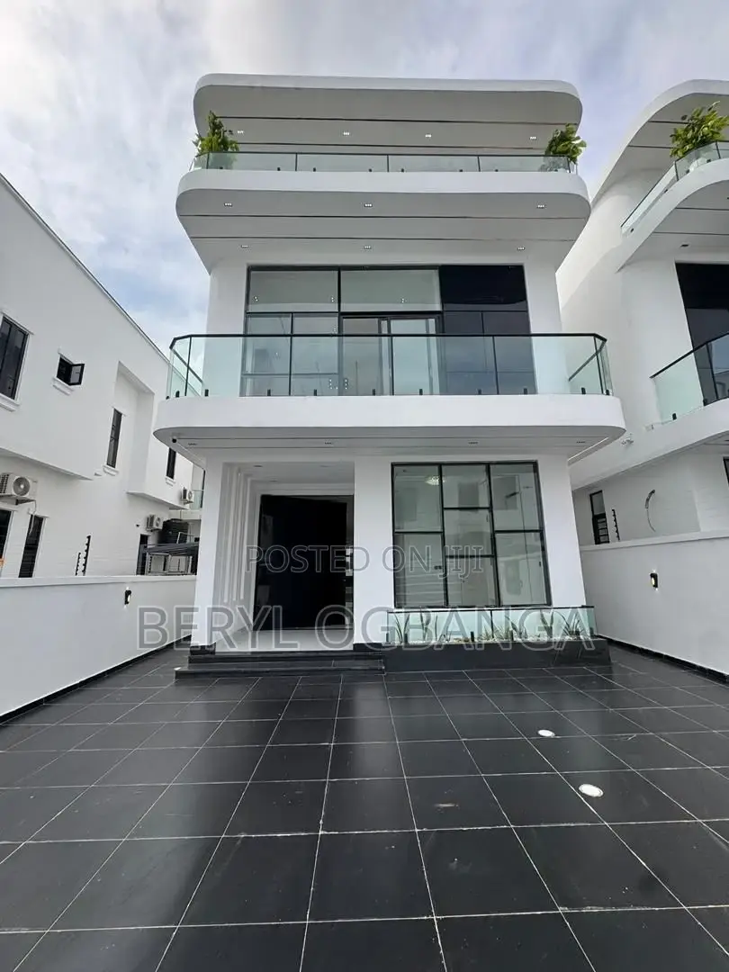5bdrm Duplex in Lekki Phase 2 for sale