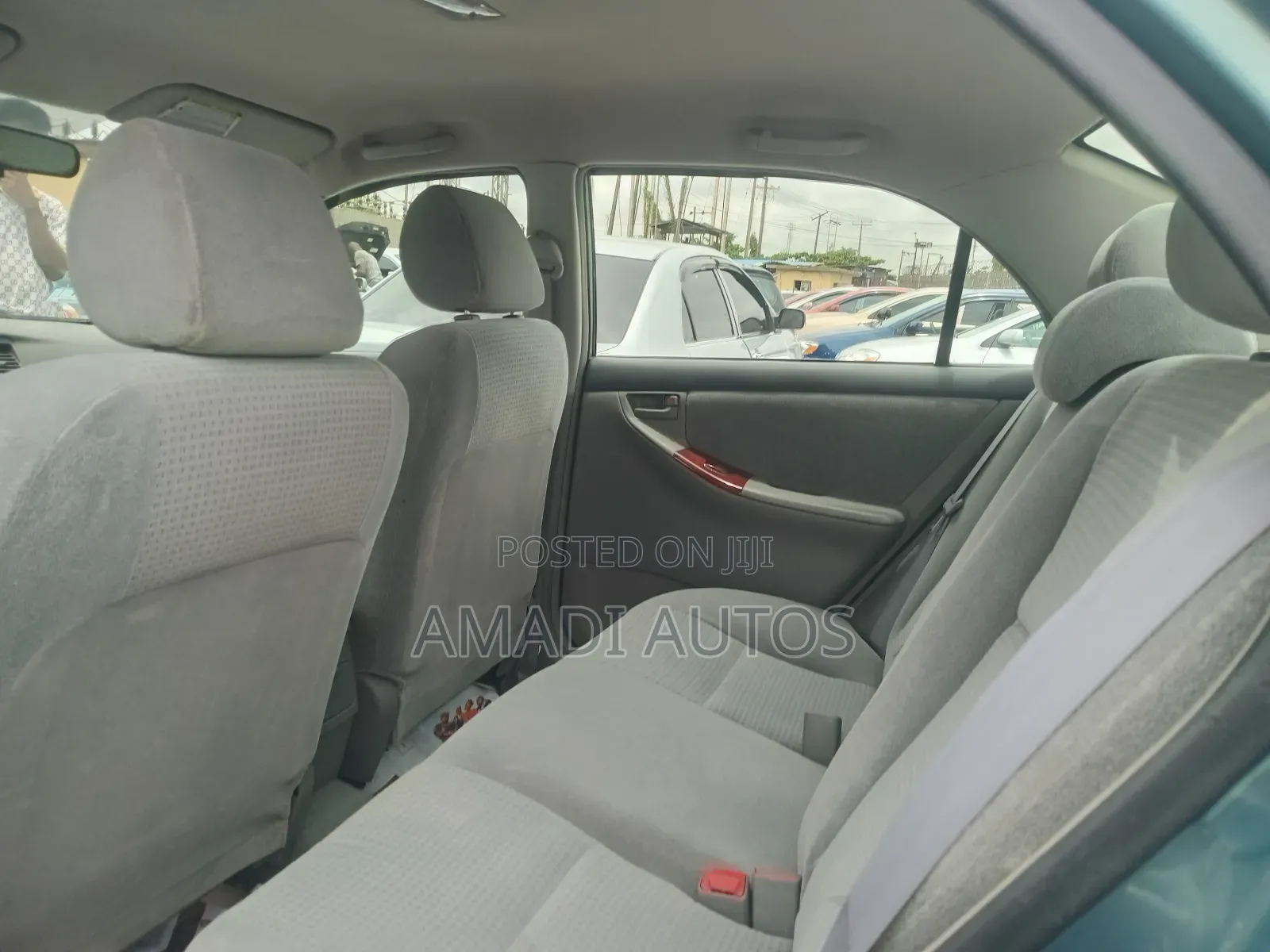 Toyota Corolla LE 2005 Ivory