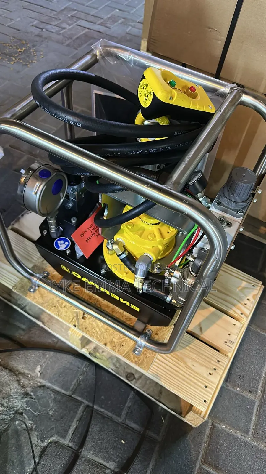 Enerpac Powapak Air Hydraulic Torque Wrench Pump Model Za4208tx-Qr0p