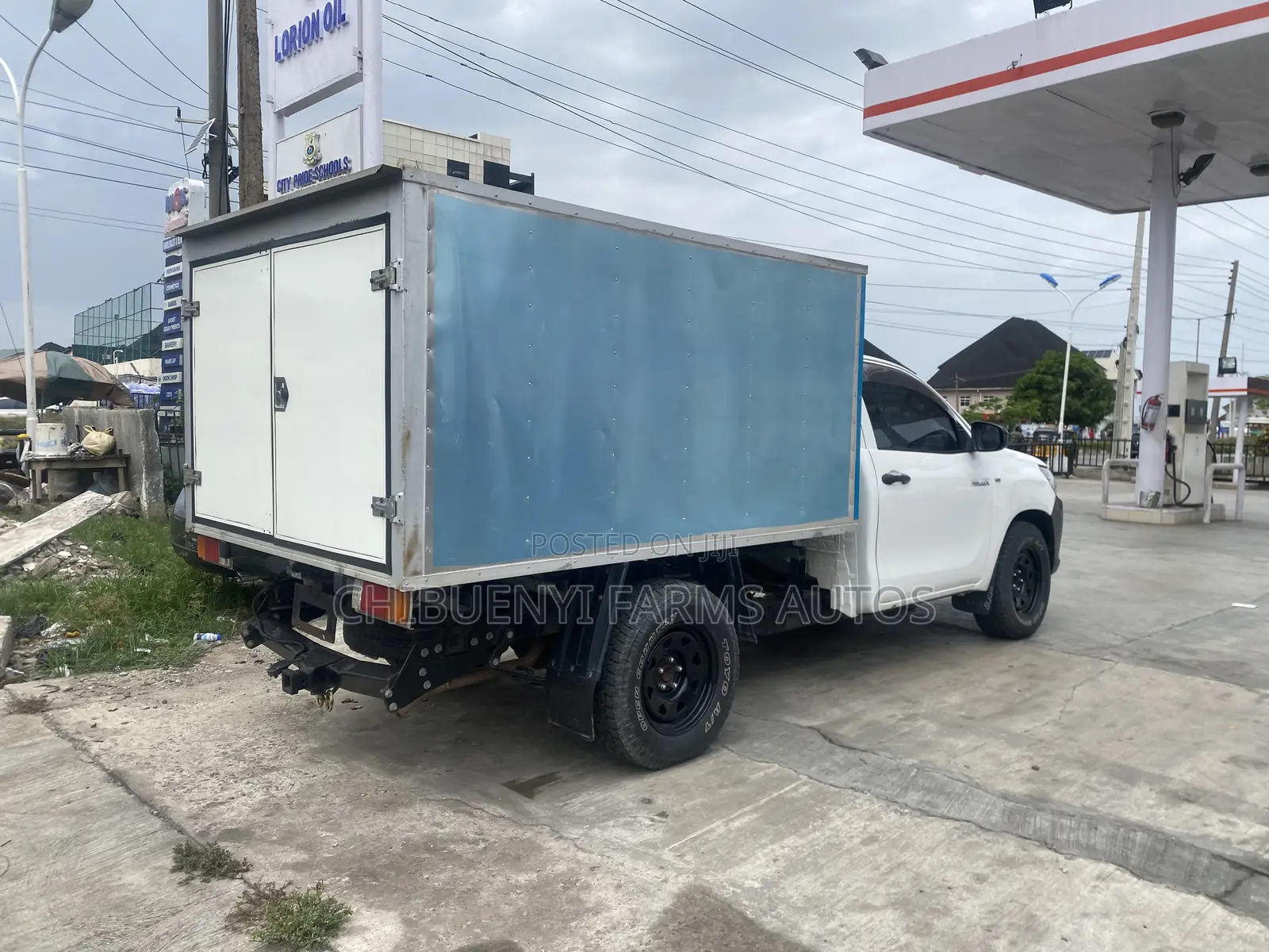 Toyota Hilux 2022 White