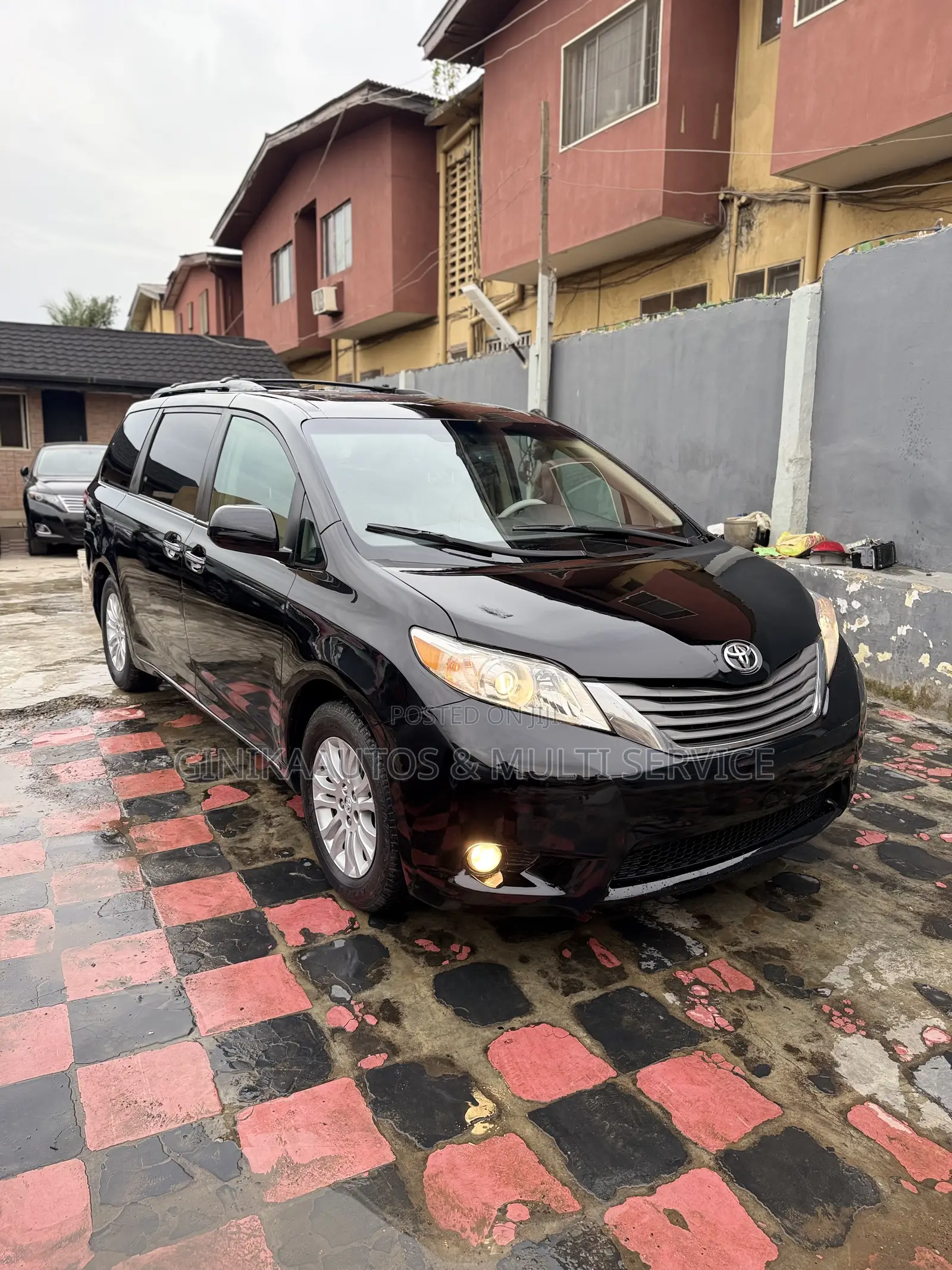 Toyota Sienna XLE 7 Passenger 2010 Black