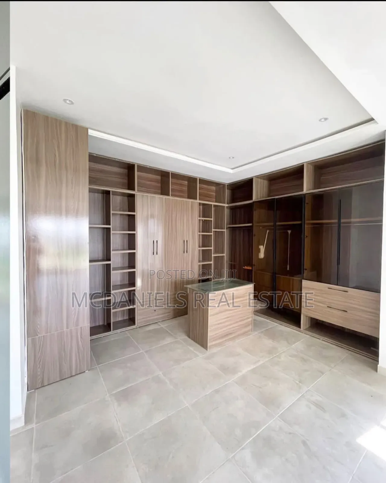 5bdrm Duplex in Ikate for sale