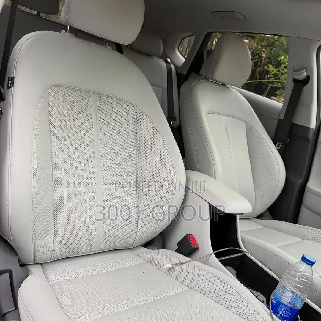Hyundai Kona 2025 Gray