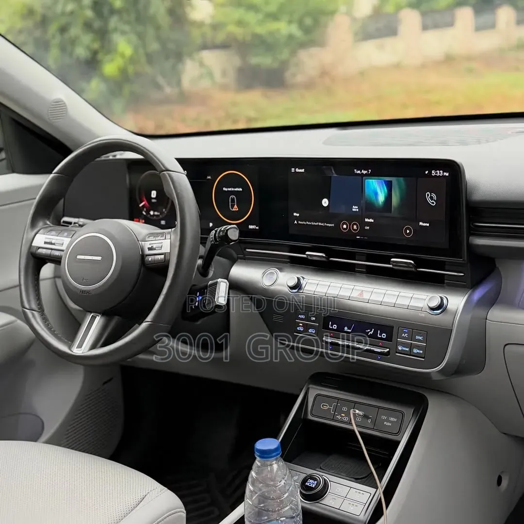 Hyundai Kona 2025 Gray